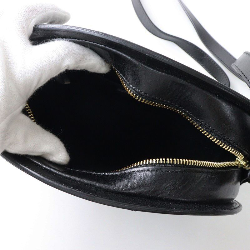 A.P.C. アーペーセー ハーフムーン ショルダーバッグ レザー ブラック A.P.C. アーペーセー バッグ ショルダーバッグ ハーフムーン