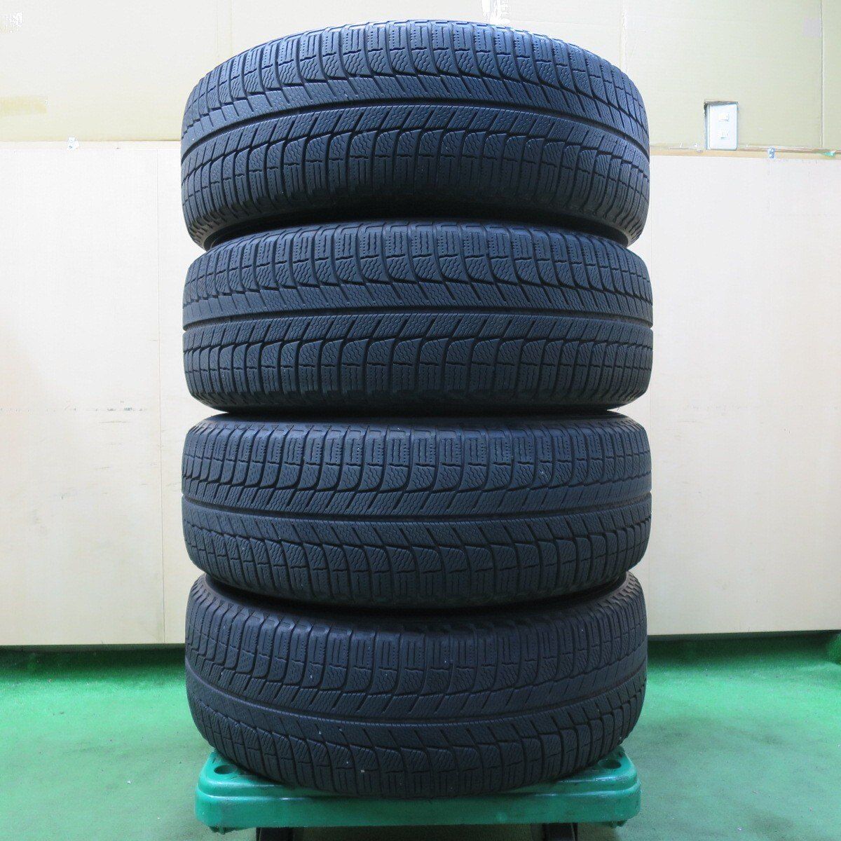 4本価格☆ランドローバー 等 AGA ESSE2 225/65R17 スタッドレス 4本価格☆ランドローバー 等 AGA ESSE2 225/65R17 スタッドレス