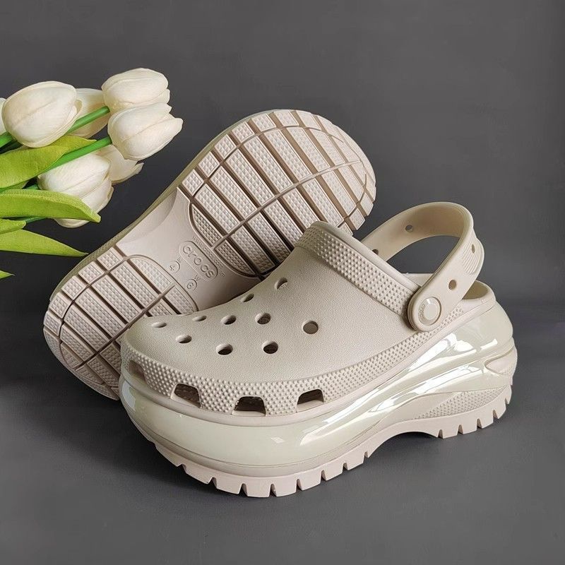 新品未使用 ⭐crocsクロックス メガ クラッシュ クロッグ サンダル厚底 