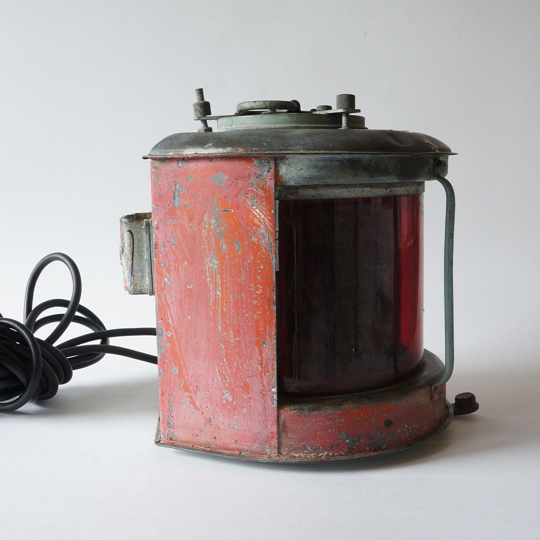 日本船燈 　赤色　左舷灯　大型 オイルランプ 航海灯 昭和レトロ アンティーク 昭和30年代 日本船燈 赤色 左舷灯 大型 オイルランプ 航海灯