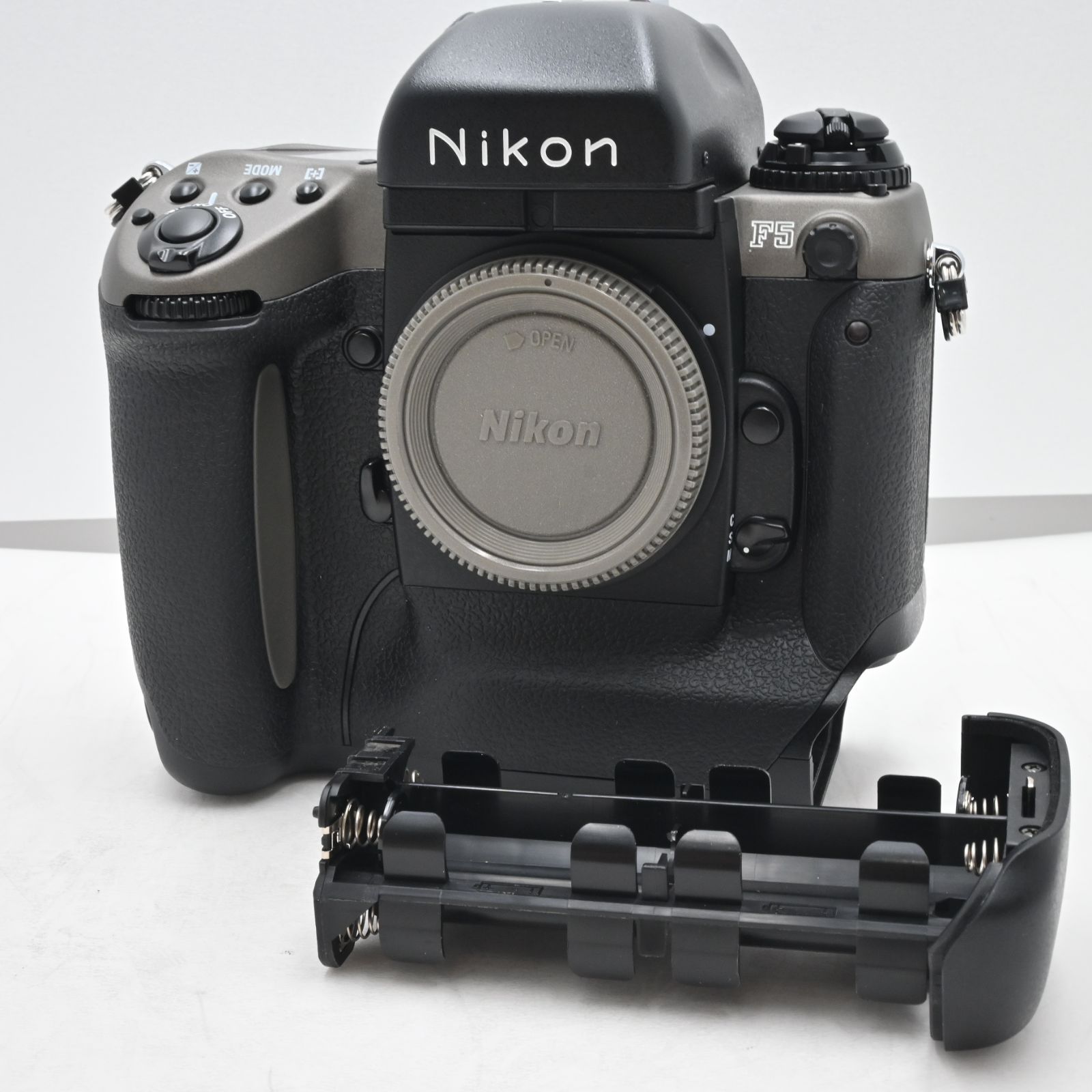NIKON F5 50周年モデル　美品　本体 Nikon(ニコン) F5 ボディ 50周年記念モデル | 新宿の稀少中古