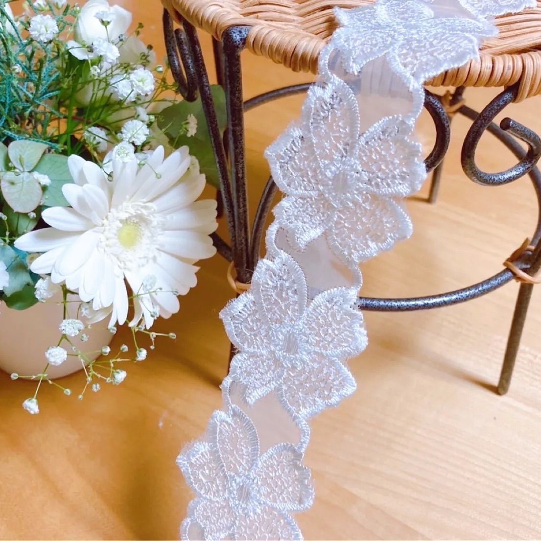 花モチーフケミカルレース オーガンジー 刺繍模様花びらレース