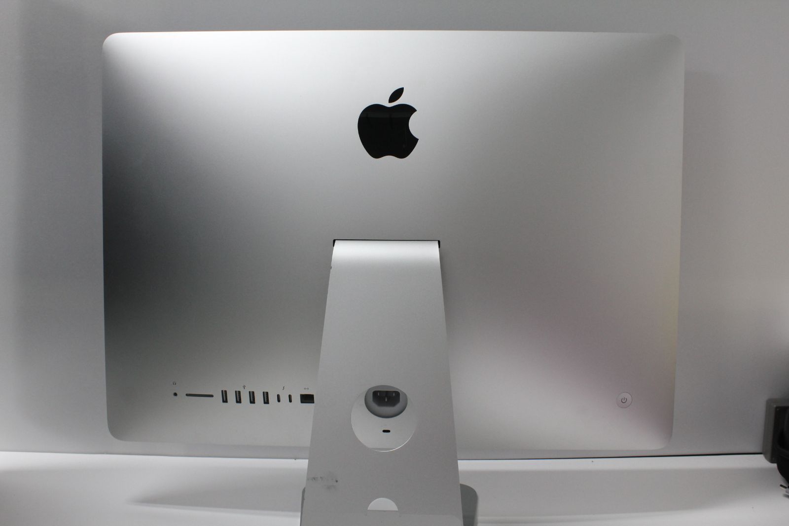 iMac（21.5インチ,2017）HDD1TB/8GB〈MMQA2J/A〉④