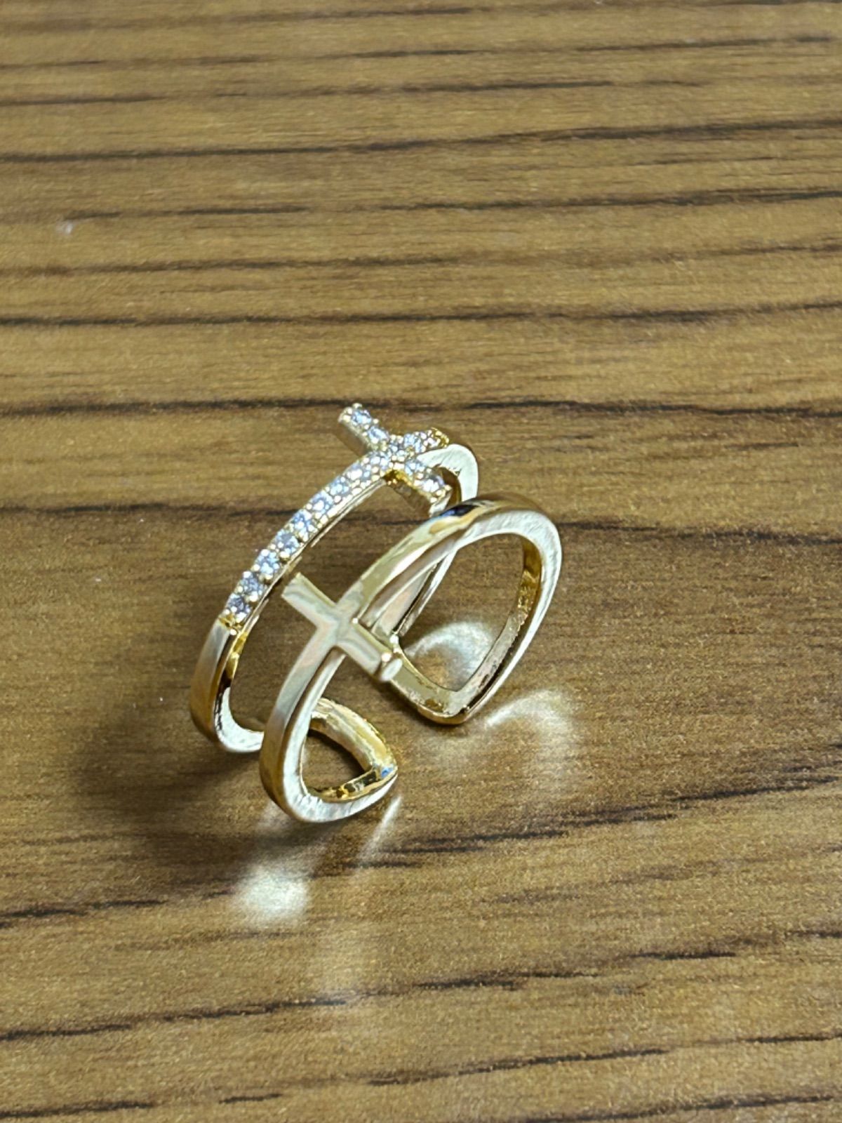 指輪 ゴールド リング フリーサイズ ダイヤモンド クロス 宝石 十字架 韓国 プレゼント - メルカリShops