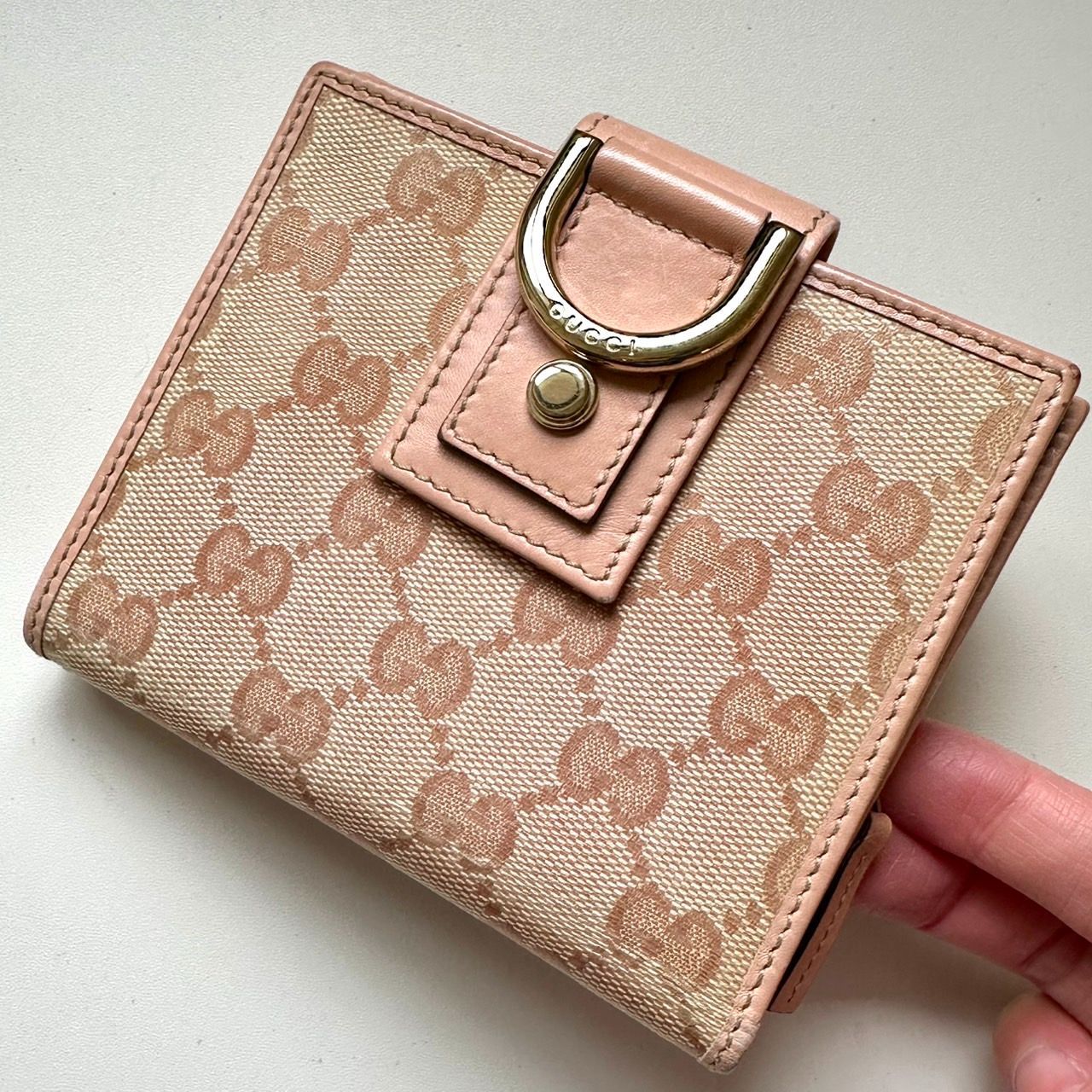グッチ GUCCI 二つ折り財布 GGキャンバス ピンク - メルカリ