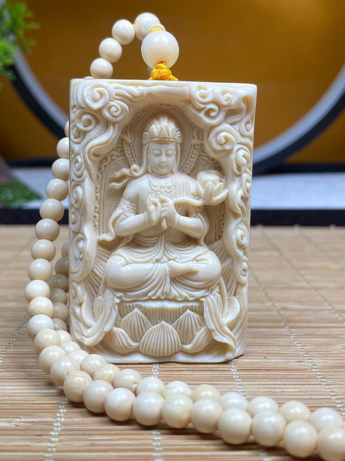 天然マンモス牙美しい手作り彫刻　大勢至菩萨　ネックレス 天然マンモス牙美しい手作り彫刻大勢至菩薩 ネックレス 天然マンモス牙