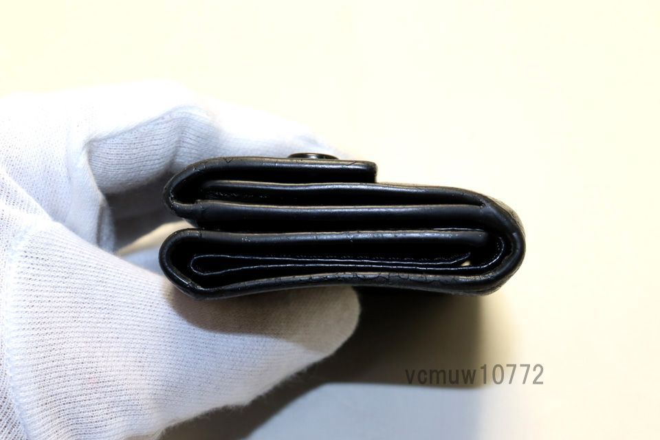 モノグラムシャドウ