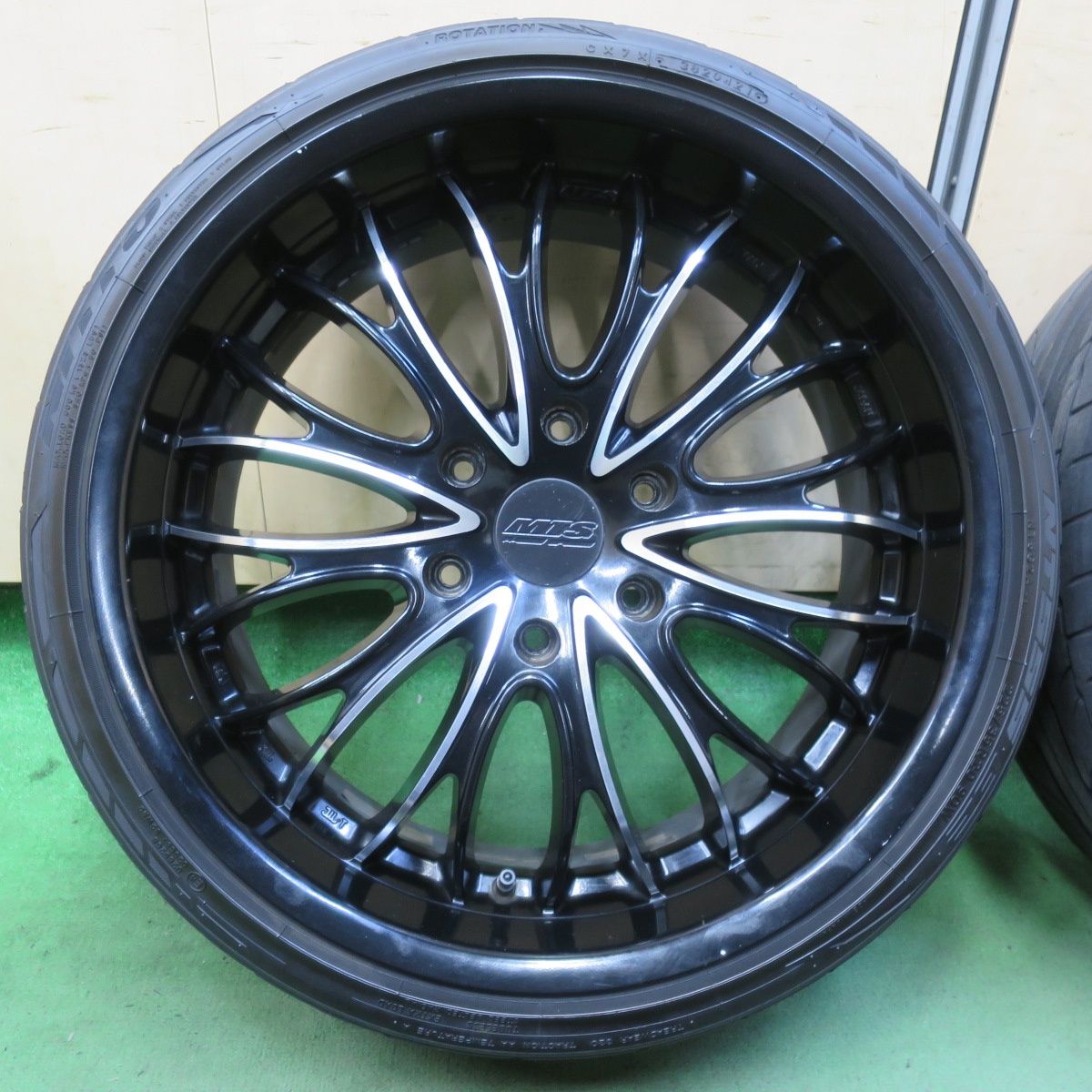 バリ溝 23年 9分 M.T.S. KINGDOM 225 35R20 ニットー NT555 G2 NEO テク GEN MTS キングダム 20インチ PCD139.7 6H 5092101IMノ