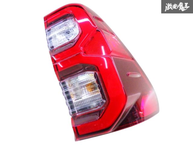 【破損無し！】トヨタ純正 GUN125 ハイラックス 後期 LED テール テールランプ テールライト 右 右側 運転席側 KOITO 0K-186 棚2M22