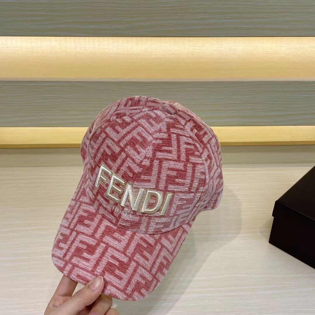 美品FENDI ROMA フェンディ ズッカ キャンバス レザー キャップ