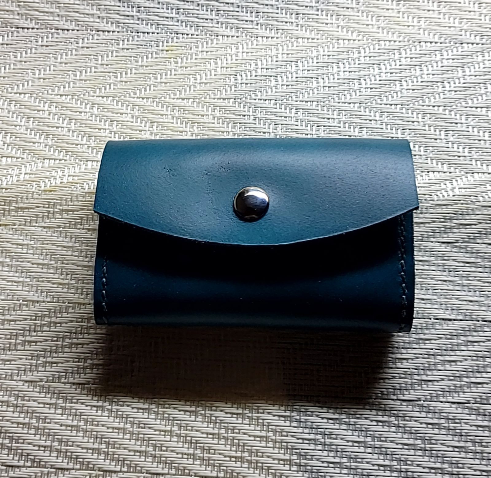 ハンドメイド】コインキャッチャー 財布 コインケース 小銭入れ 小銭の中身が一目瞭然！歴40年の職人が作るソフトなヌメ革ハンドメイド財布｜マクアケ -  アタラシイものや体験の応援購入サービス