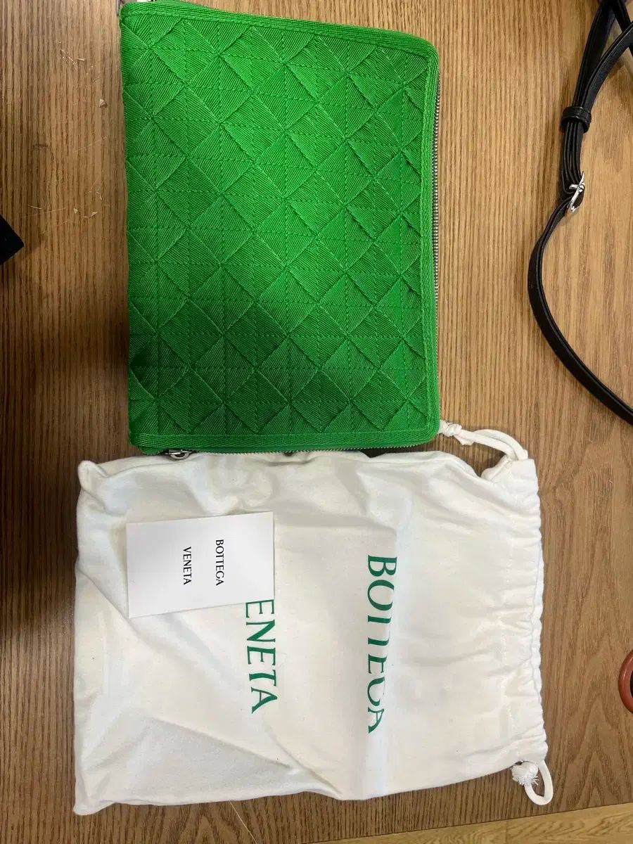 Bottega Veneta ボッテガヴェネタ イントレチャート クラッチ