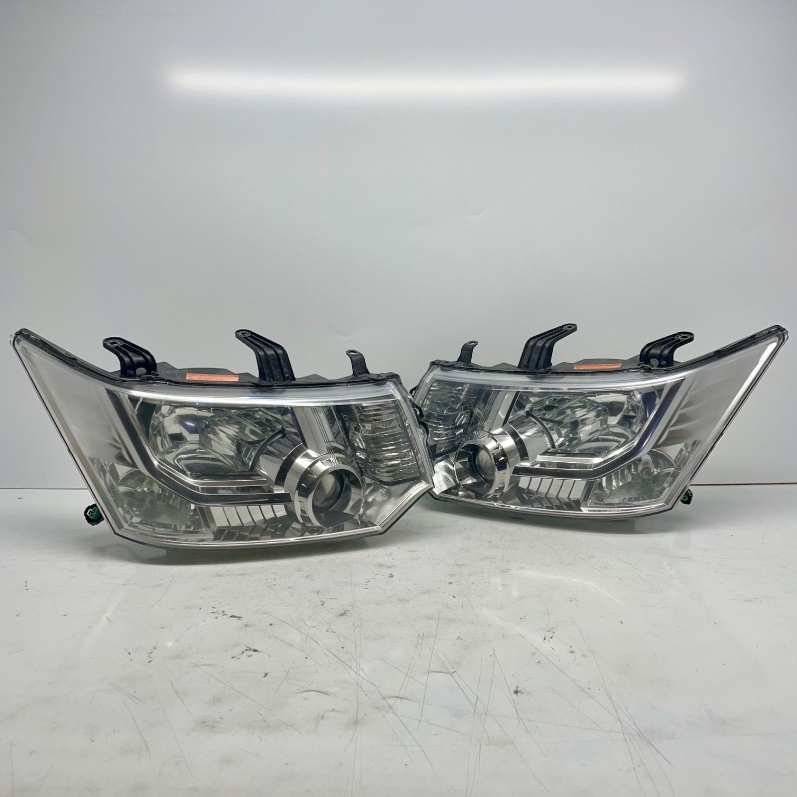 【コーティング済】三菱 CV5W CV1W CV2W CV4W デリカ D5 ヘッドライト ランプ レンズ 左右セット LR HID KOITO 100-87918 ユニット P61473