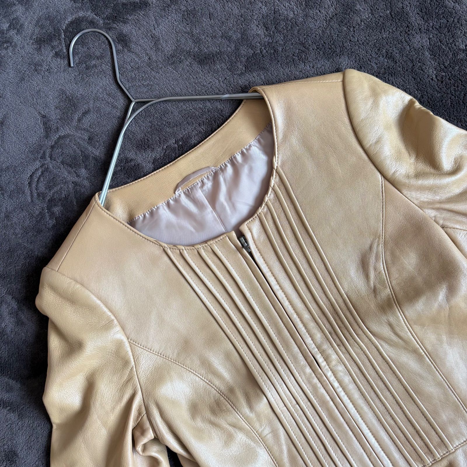 ANAYI】ラムレザーノーカラー裾フリルジャケット/38/ベージュ/羊