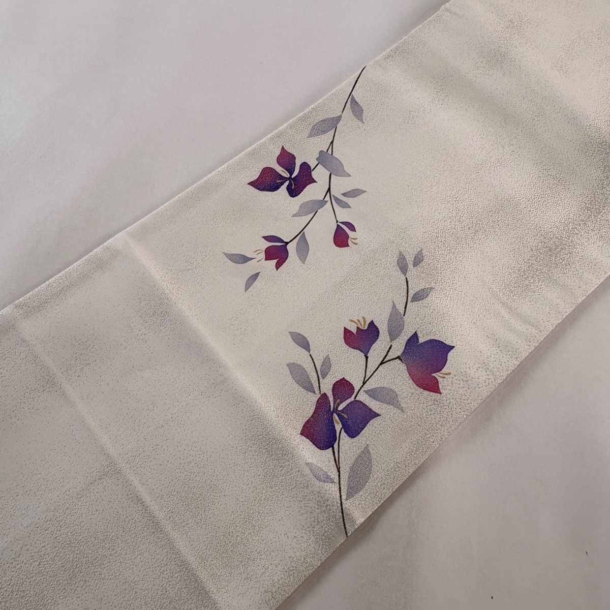 O0854 美品 逸品 粋 ＩＫＫＩ流 銀通し 月華美人 染め帯 袋帯 袋帯 美品 名品 落款 Ikki流 草花 銀糸 ぼかし 茶色 お太鼓柄