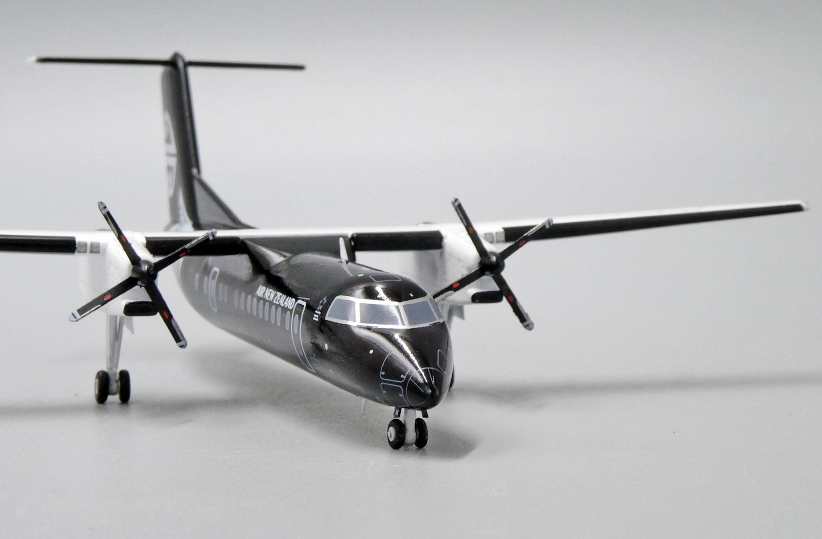 模型・プラモデル Jcwings ニュージーランド航空 Dash8-Q300 ZK-NEM 1