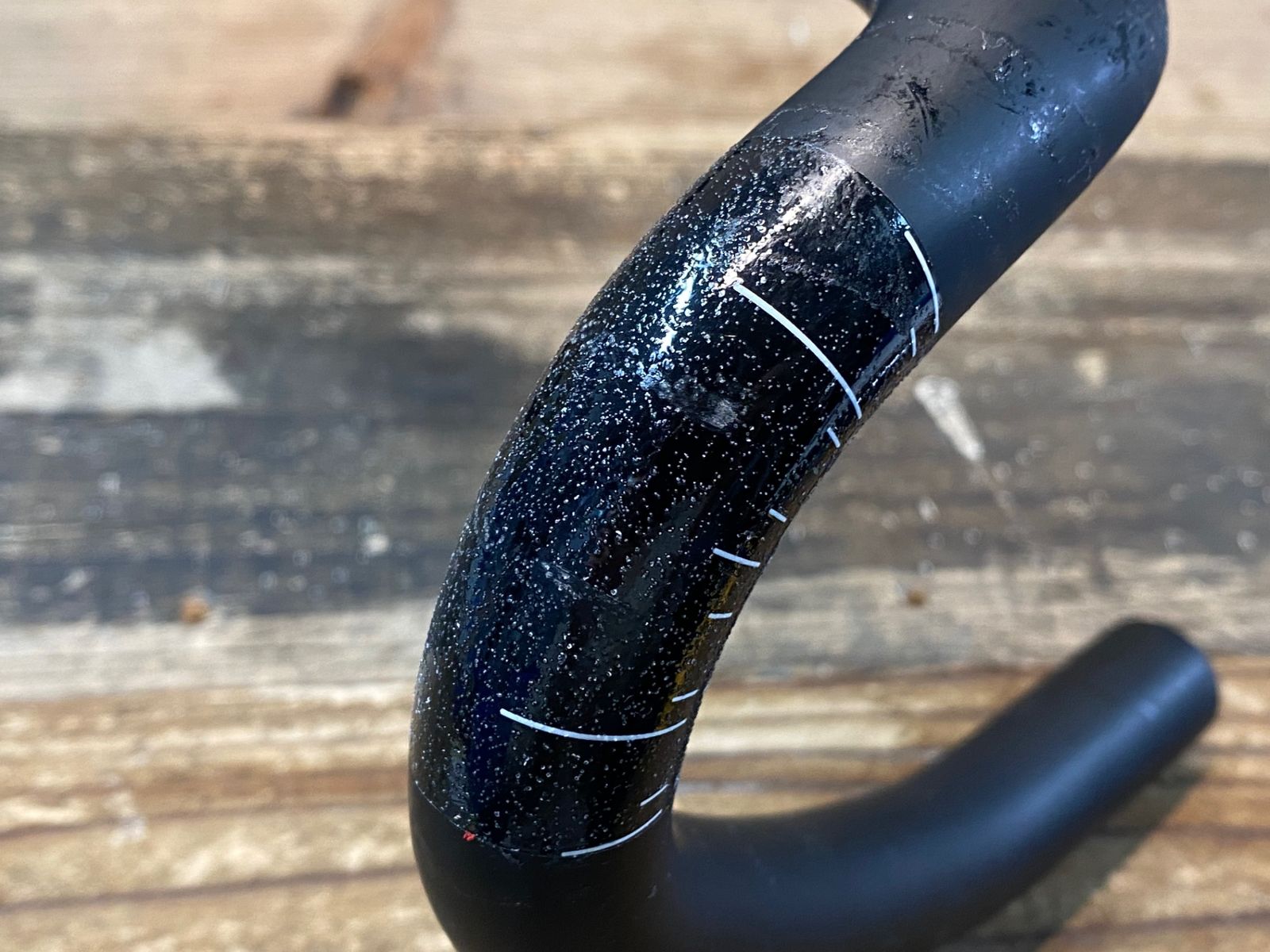IU655 TNI スティッフ STIFF カーボン ドロップハンドル 黒 Φ31.8 