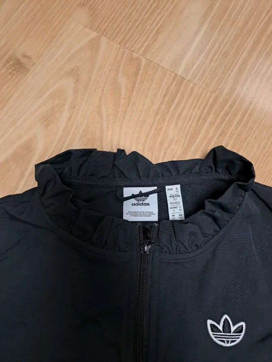 adidas アディダス