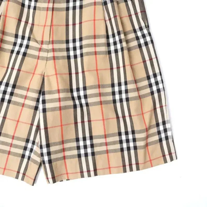 バーバリー　チェック柄ショートパンツ ベージュ バーバリー チェック柄ショートパンツ ベージュ BURBERRY(バーバリー