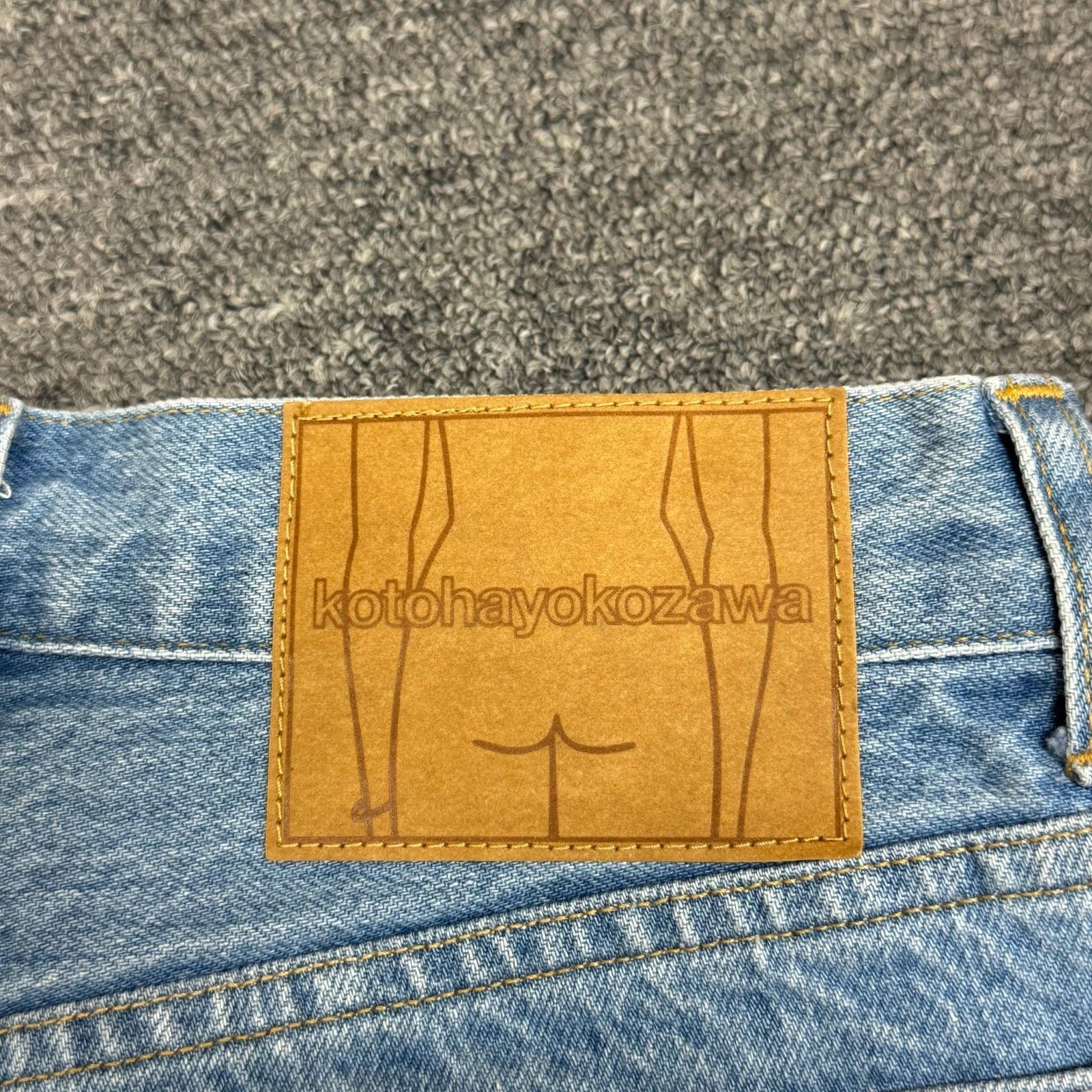 コトハヨコザワkotohayokozawaスリットレッグデニムショートパンツ M セール】kotohayokozawa Slit Leg Denim Pants（デニムパンツ