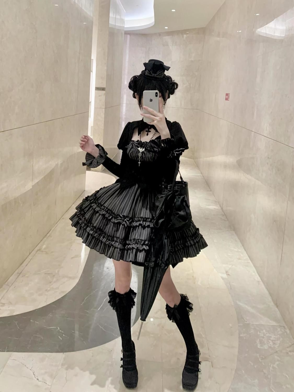 フェイクレイヤード喇叭袖トップス＆ストライプスカート