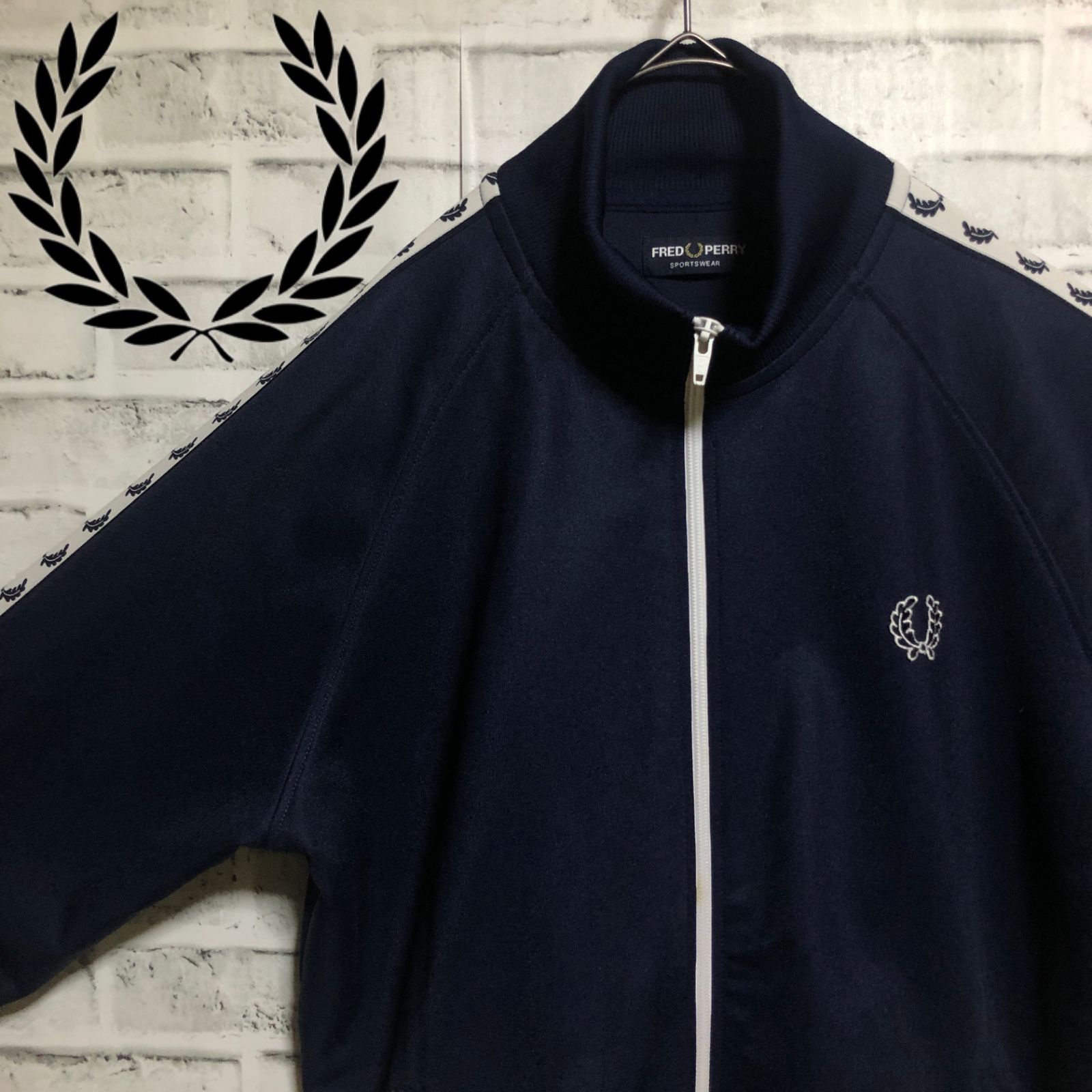 フレッドペリー　ジャージ　ジャケット　ネイビー　月桂樹　ライン FRED PERRY - 新品同様】フレッドペリー古着トラックジャケット