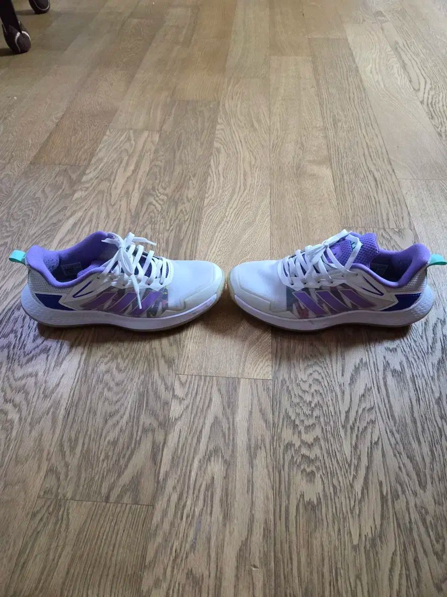 adidas アディダス テニスシューズ hq8459 サイズ 240