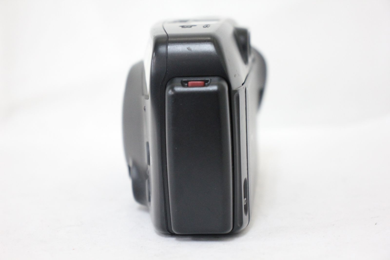 コンパクトカメラ e