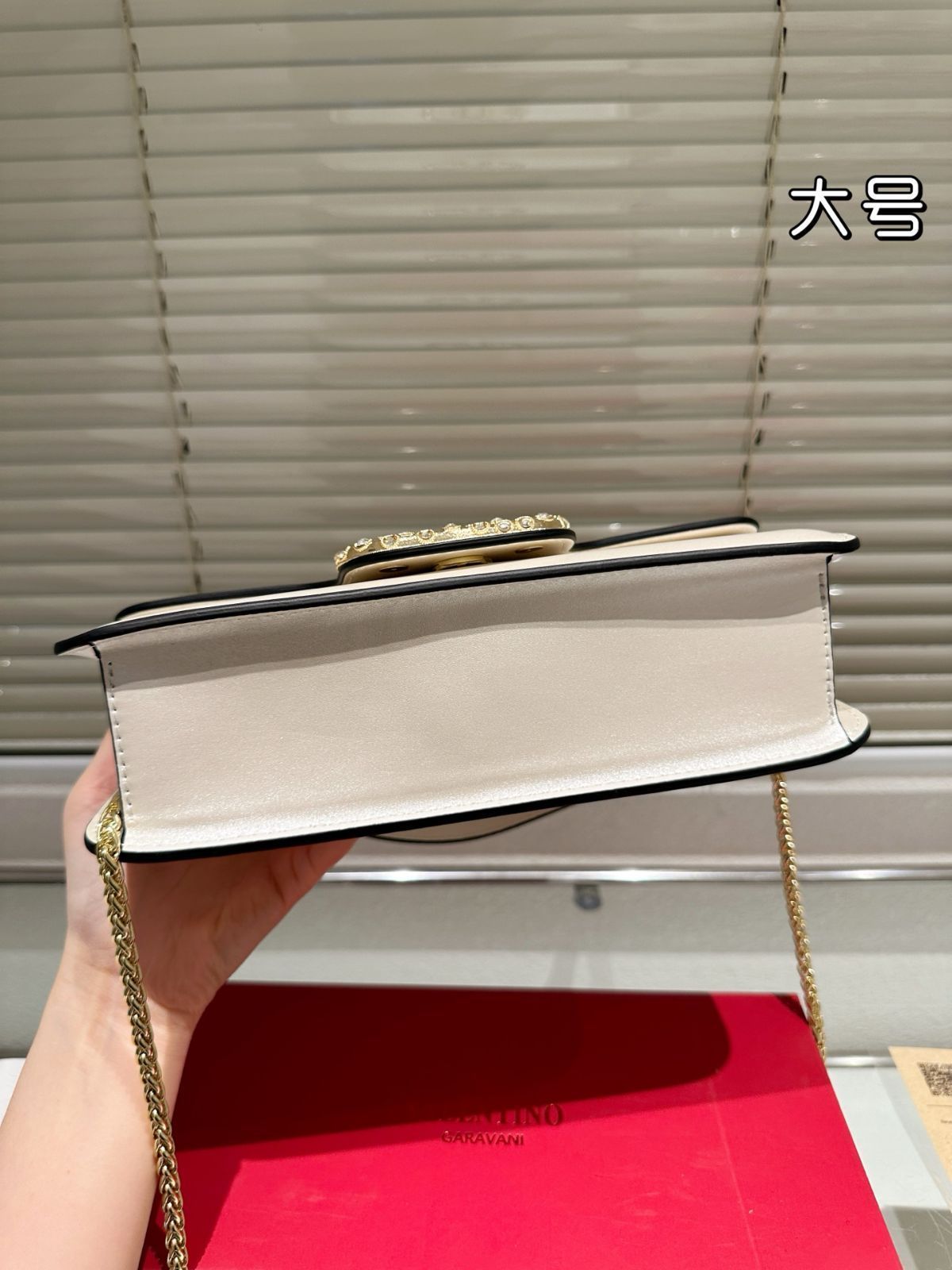 国内発送★VALENTINO★Small Loco ショルダーバック ☆VALENTINO直営店☆LOCO マイクロ チェーン ショルダーバッグ