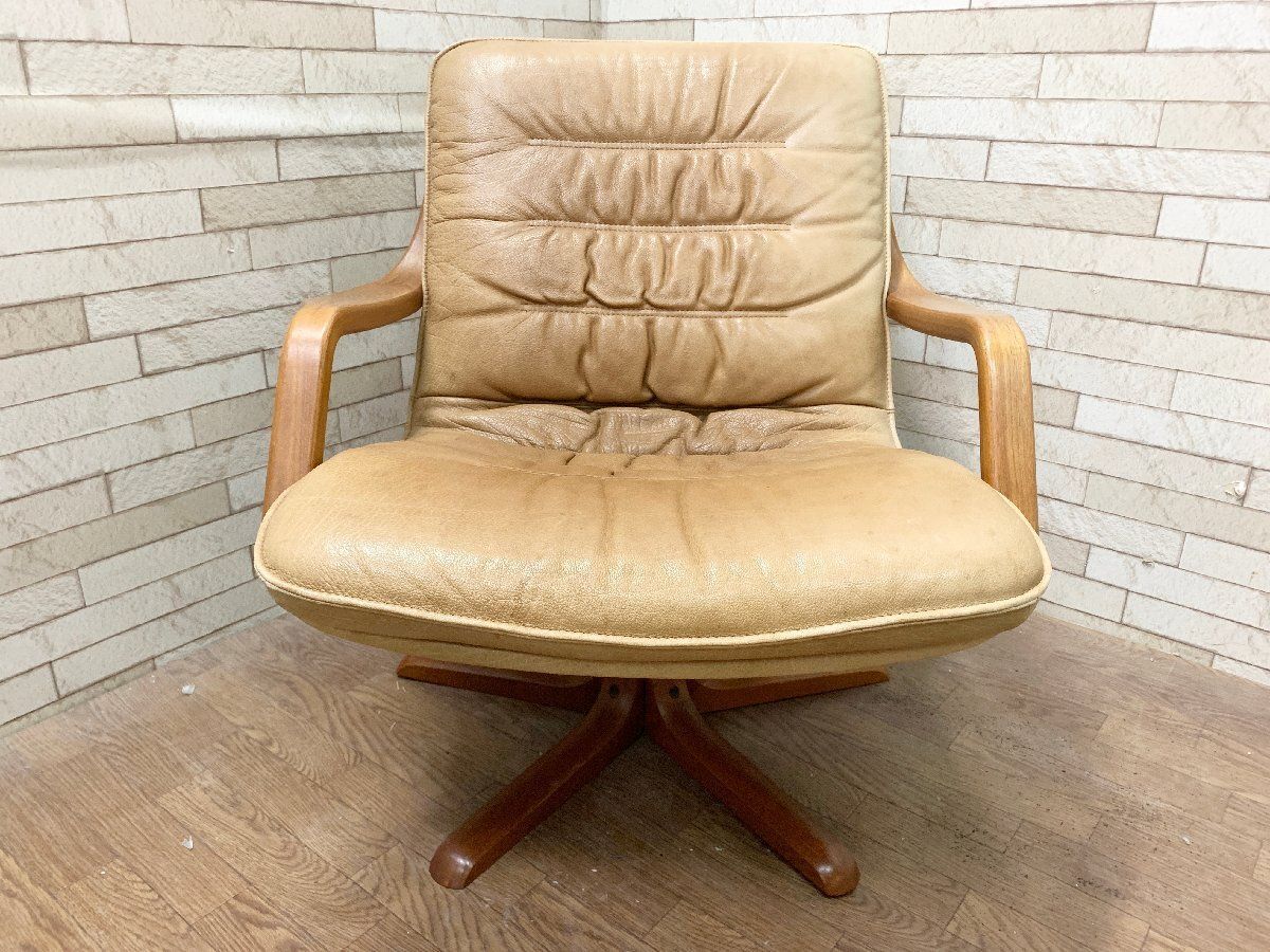 ベルグファニチャー BERG FURNITURE デンマーク製 1人掛けソファ アームチェア 回転チェア レザー ヴィンテージ 椅子 北欧 畑1095