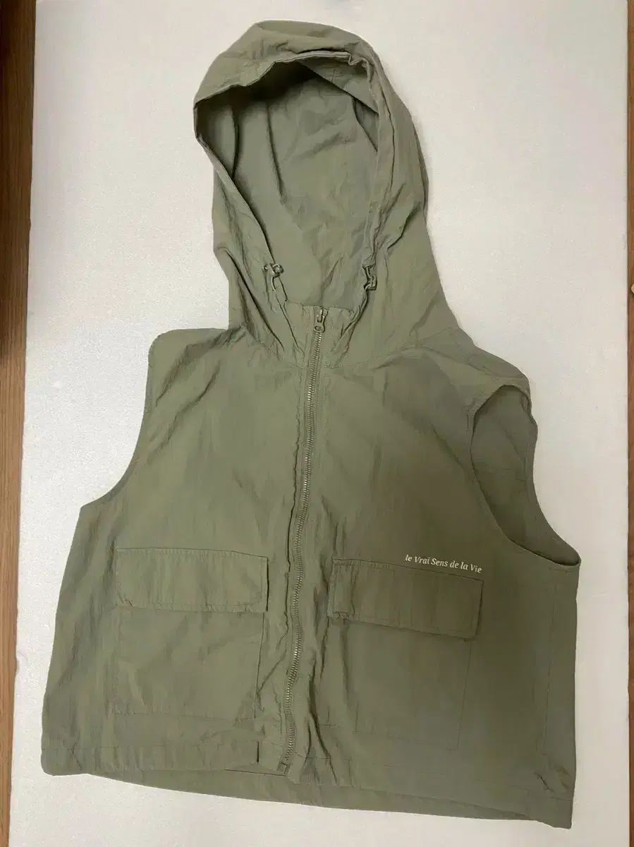 カーキ ナイロン フード ベスト sacaiサカイ☆カーキ ナイロン