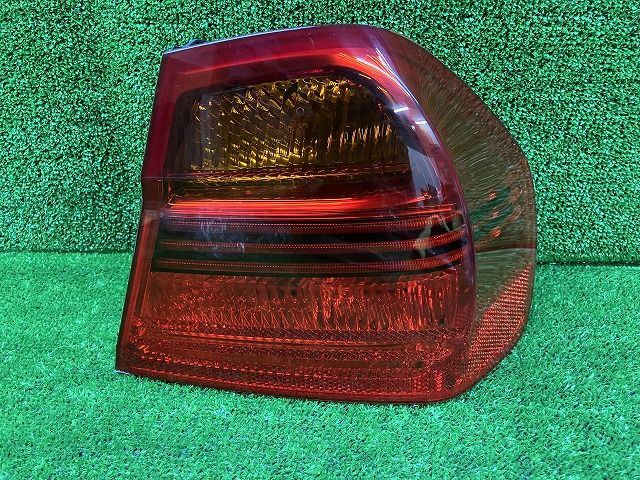 BMW　VA20　3シリーズ　右テールレンズ　27630202　L2　241204259
