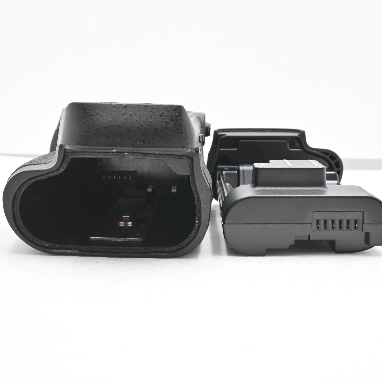 Nikonマルチパワーバッテリーパック MB-D18