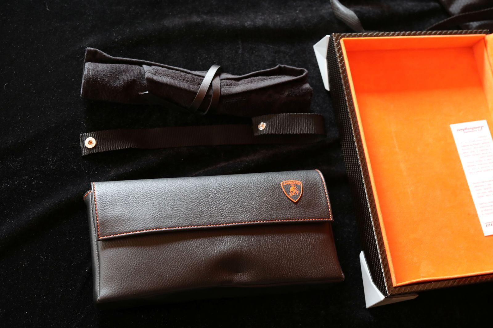 Lamborghini REVUELTO ランボルギーニレヴエルト純正ケアキット 新品・未使用】Lamborghini ランボルギーニ 純正ケアキット【REVUELTO