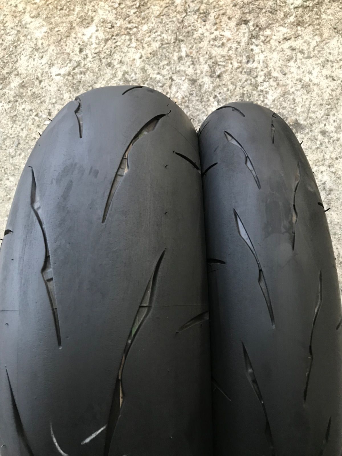 BRIDGESTONE RS11 前後セット！ 120/70ZR17 200/55ZR17 セット34 - メルカリ