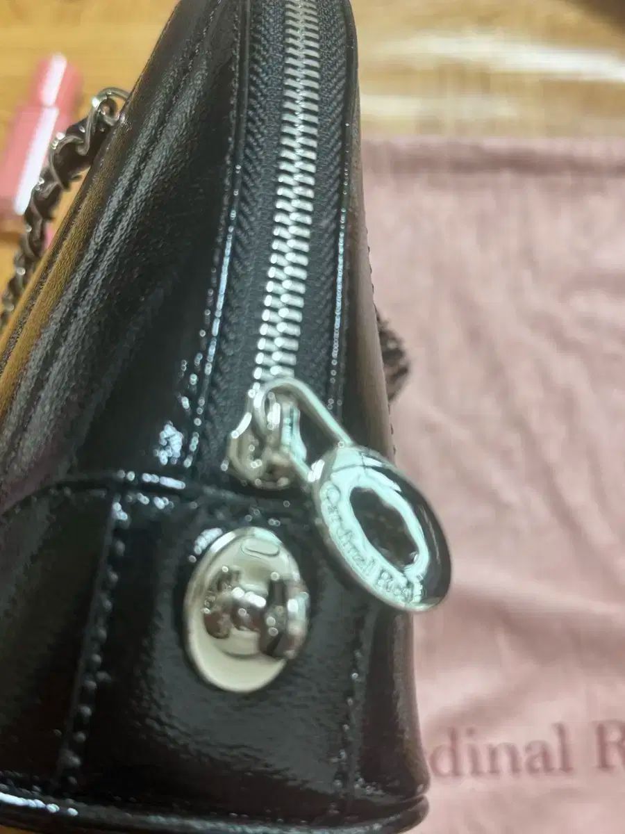 カーディナルレッド