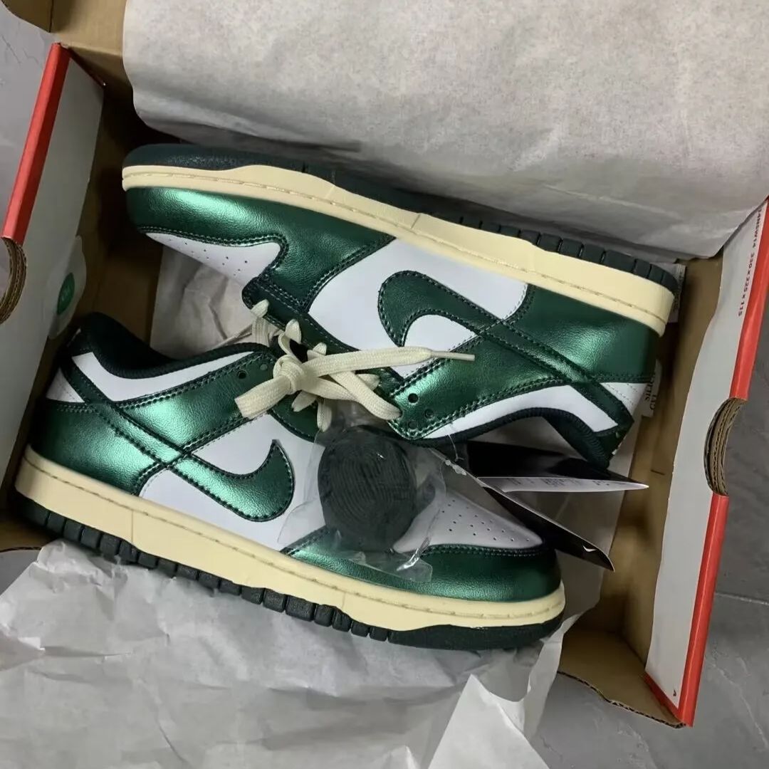 新品未使用Nike WMNS Dunk Low 