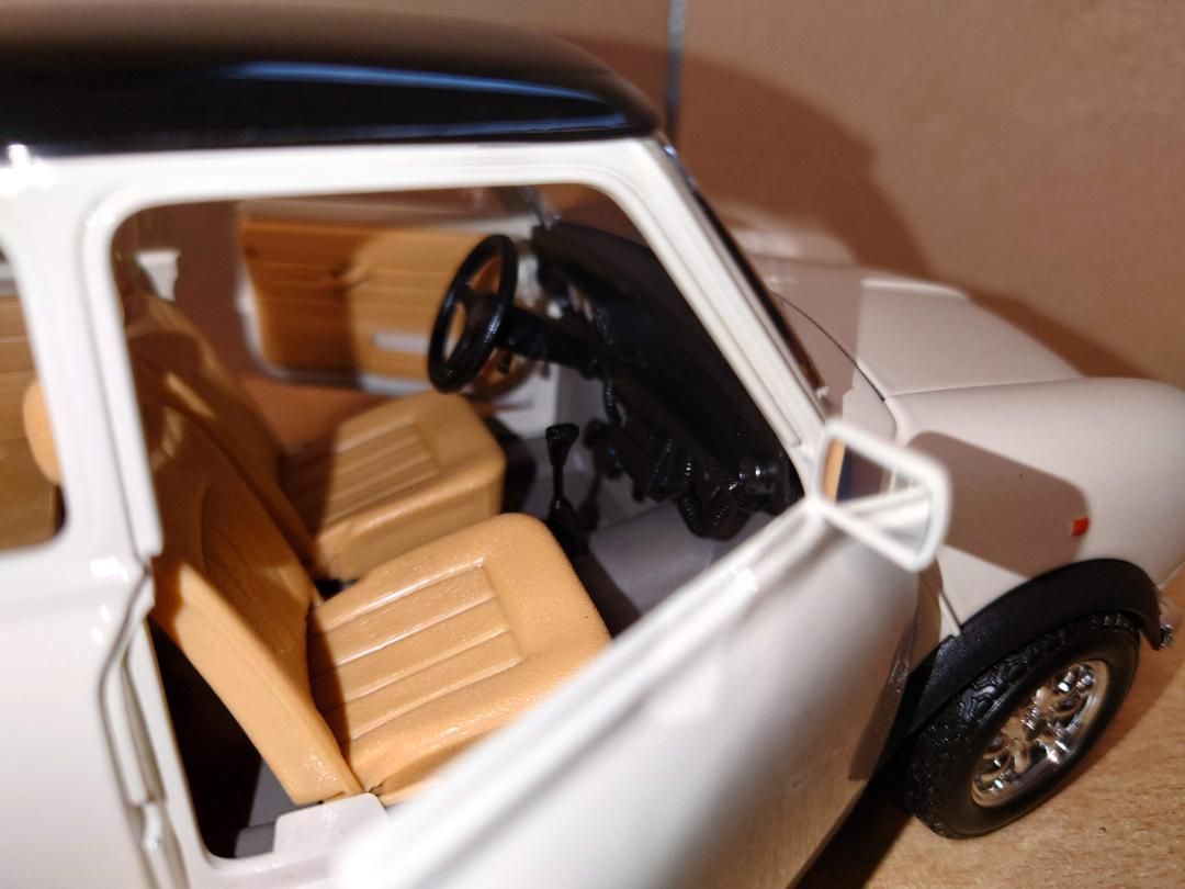 1/18 ミニクーパー Mini Cooper 1969 ダイキャスト製ブラーゴ 1/18 ミニクーパー Mini Cooper 1969 ダイキャスト製ブラーゴ - メルカリ
