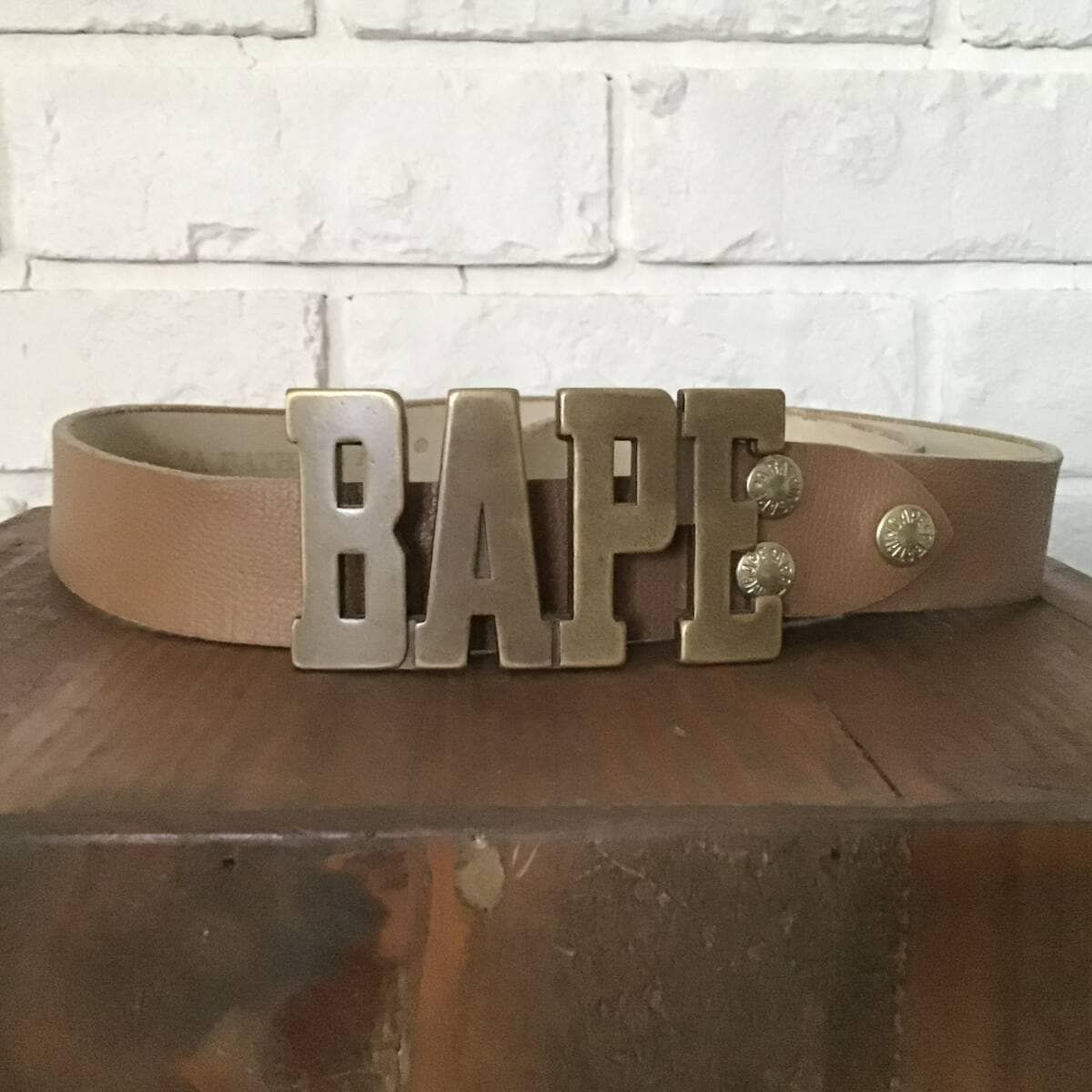 BAPE ゴールド ベルト レザー BAPE LOGO レザー ベルト Mサイズ ゴールド × ブラウン a