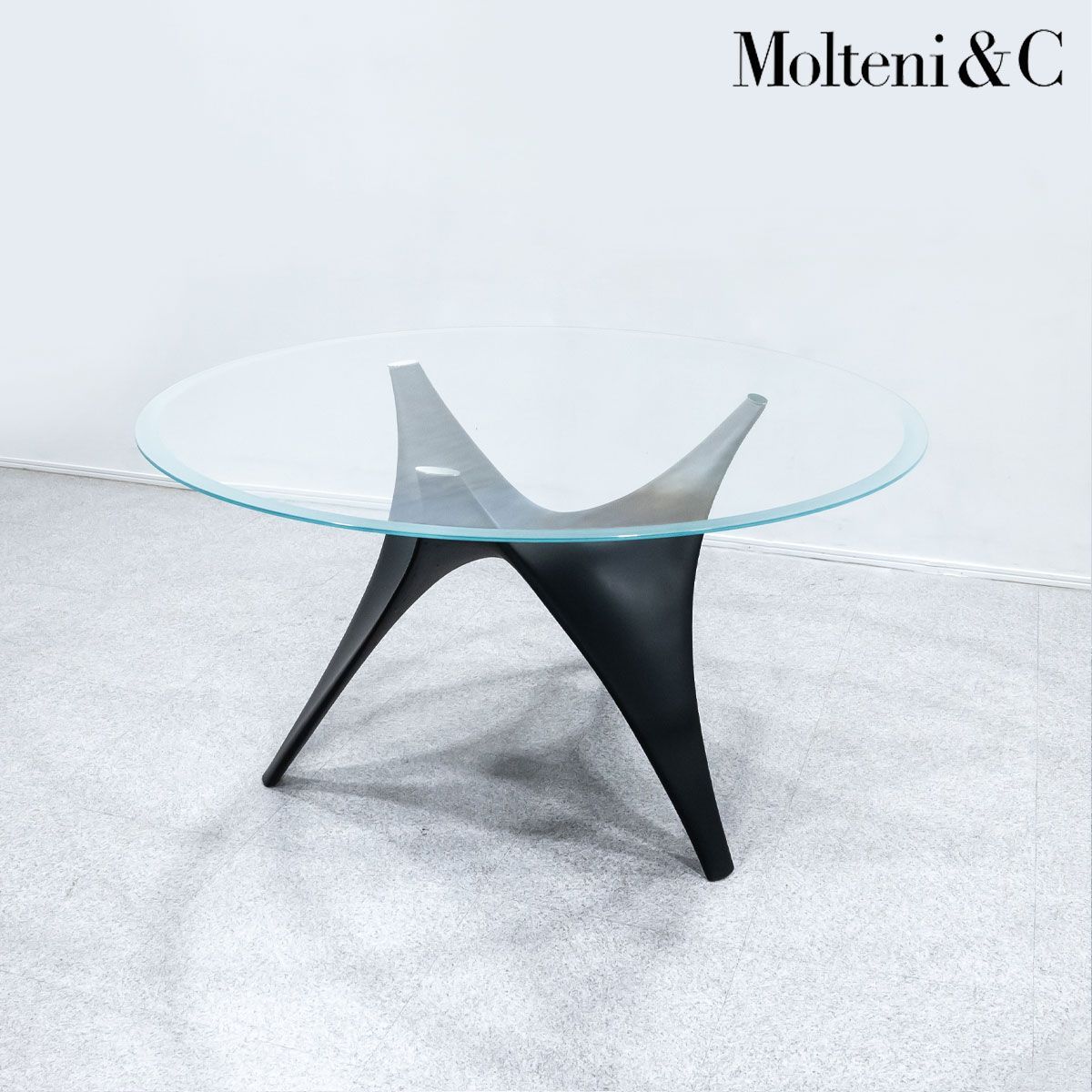 中古品】Molteni&C モルテーニ ARC アーク ダイニング テーブル ガラス フォスター・アンド・パートナーズ 定価126万【配送要確認】 -  メルカリ