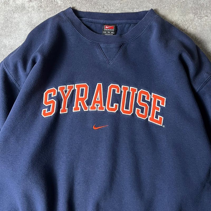 00s NIKE TEAM センター スウォッシュ カレッジ ロゴ 刺繍 前V