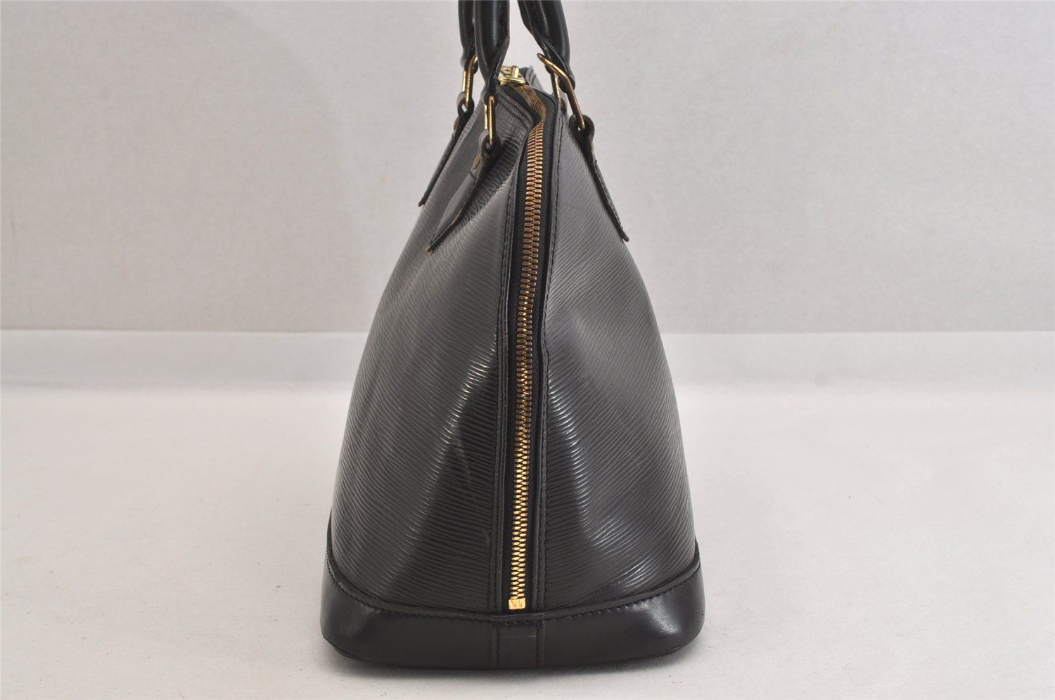 LOUIS VUITTON ルイヴィトン エピ アルマ PM ハンドバッグ