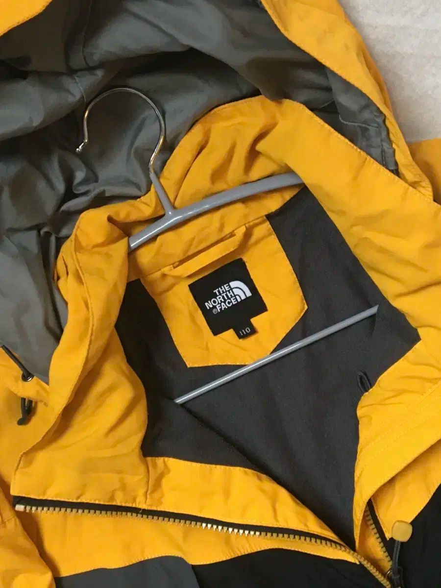 バイ ウィンドブレーカー