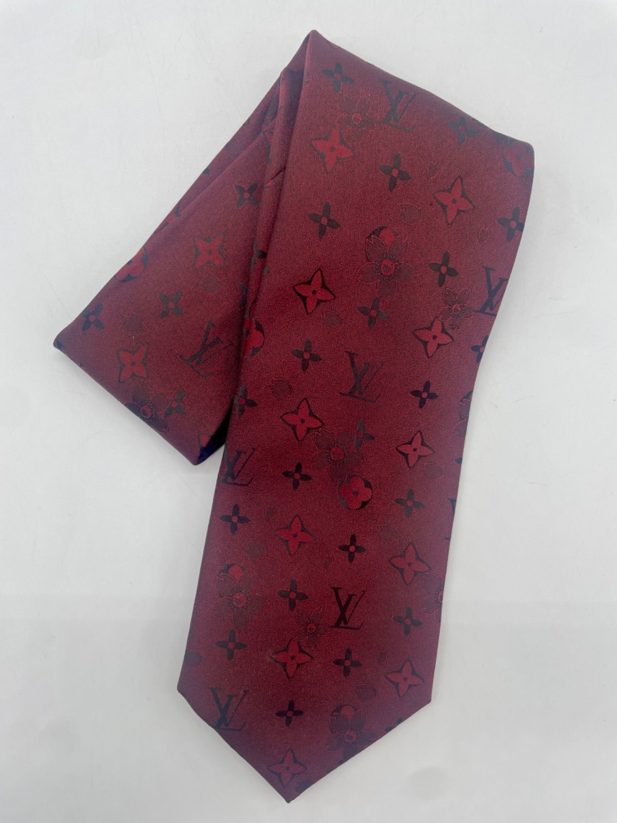 【新品タグ付き✨】ルイヴィトン ネクタイ レッド モノグラム 最高級シルク LOUIS VUITTON - 極美品 ルイヴィトン LOUIS VUITTON ネクタイ