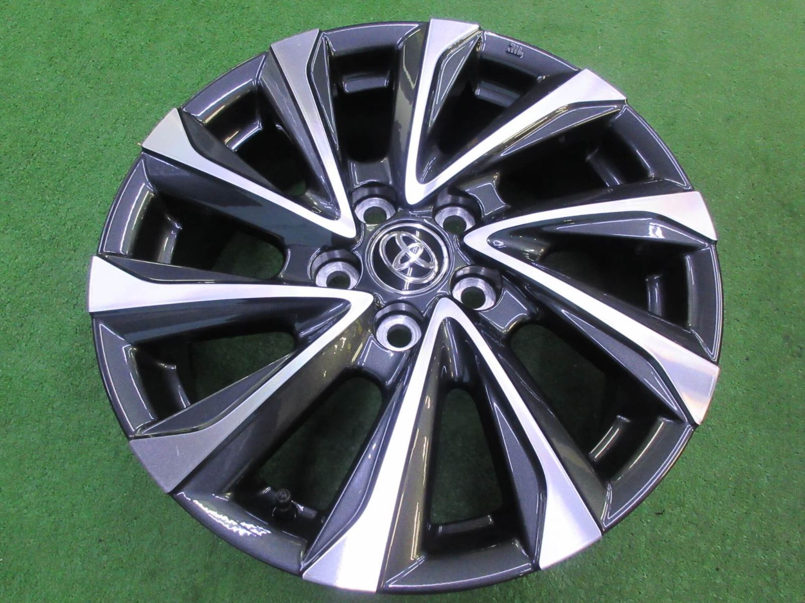 トヨタ 90系ヴォクシーＳ-Ｚ純正ホイール