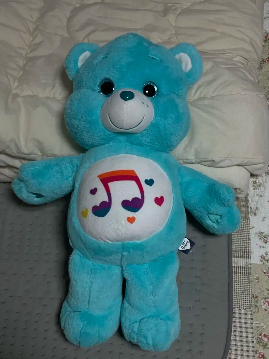 水色のハートを持つクマのぬいぐるみイラスト - No: 1906099｜無料イラスト・フリー素材なら「イラストAC」 水色クマのぬいぐるみ ハート付き