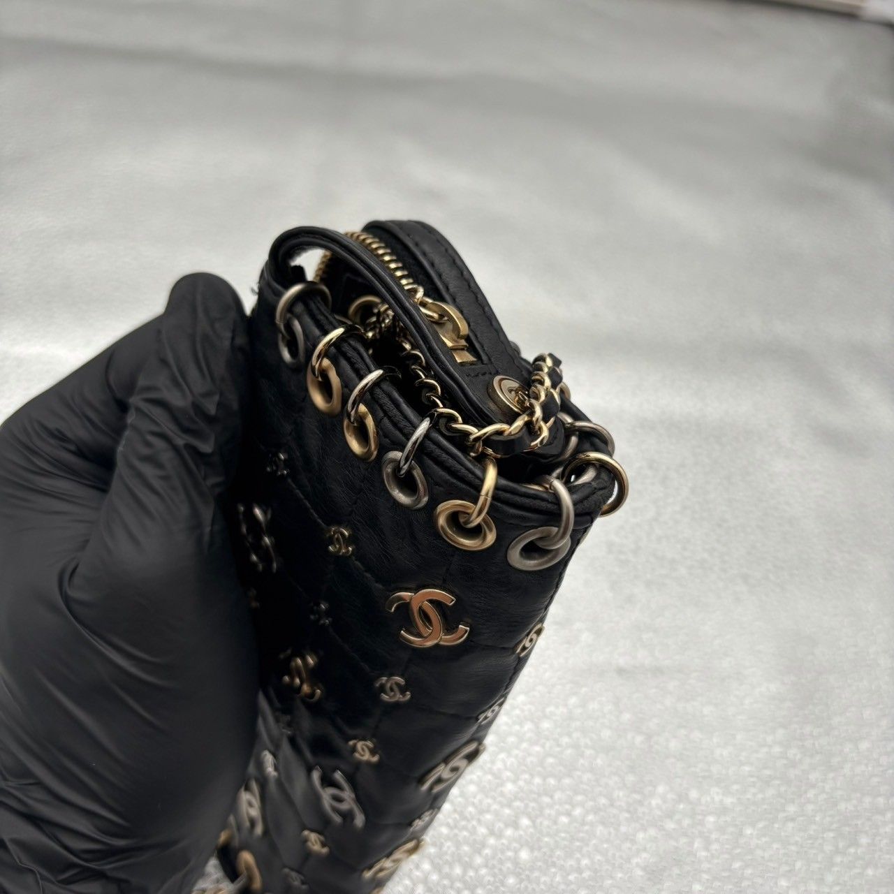 CHANEL ゴールドチェーンパターン スカーフ CHANEL シャネル スカーフ ココマーク チェーン柄 カンボン 大判