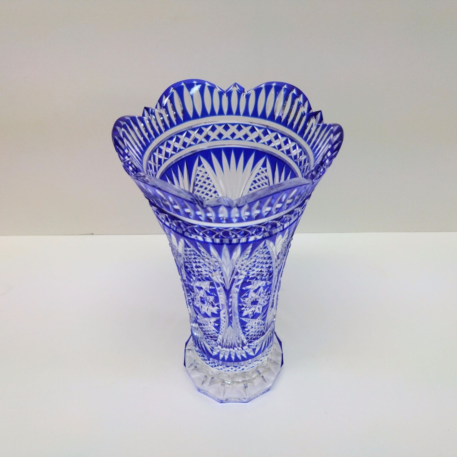 86 【貴重】 カメイガラス 薩摩切子 切子 花瓶 フラワーベース 花器 藍 