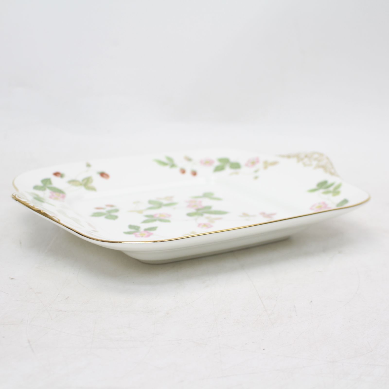 【美品】ウェッジウッド　ワイルドストロベリー　プレート17.5cm バラ売り可能 053)【極美品】ウェッジウッド ワイルド ストロベリー ブレッド&バター