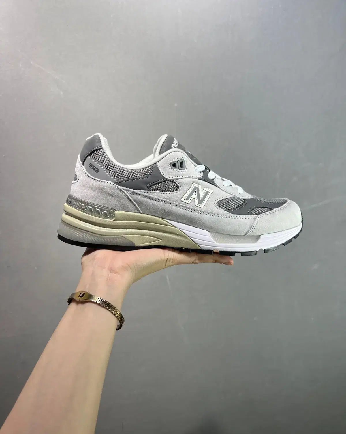 992 メイド リン USA コア グレー シルバー メタリック 275mm